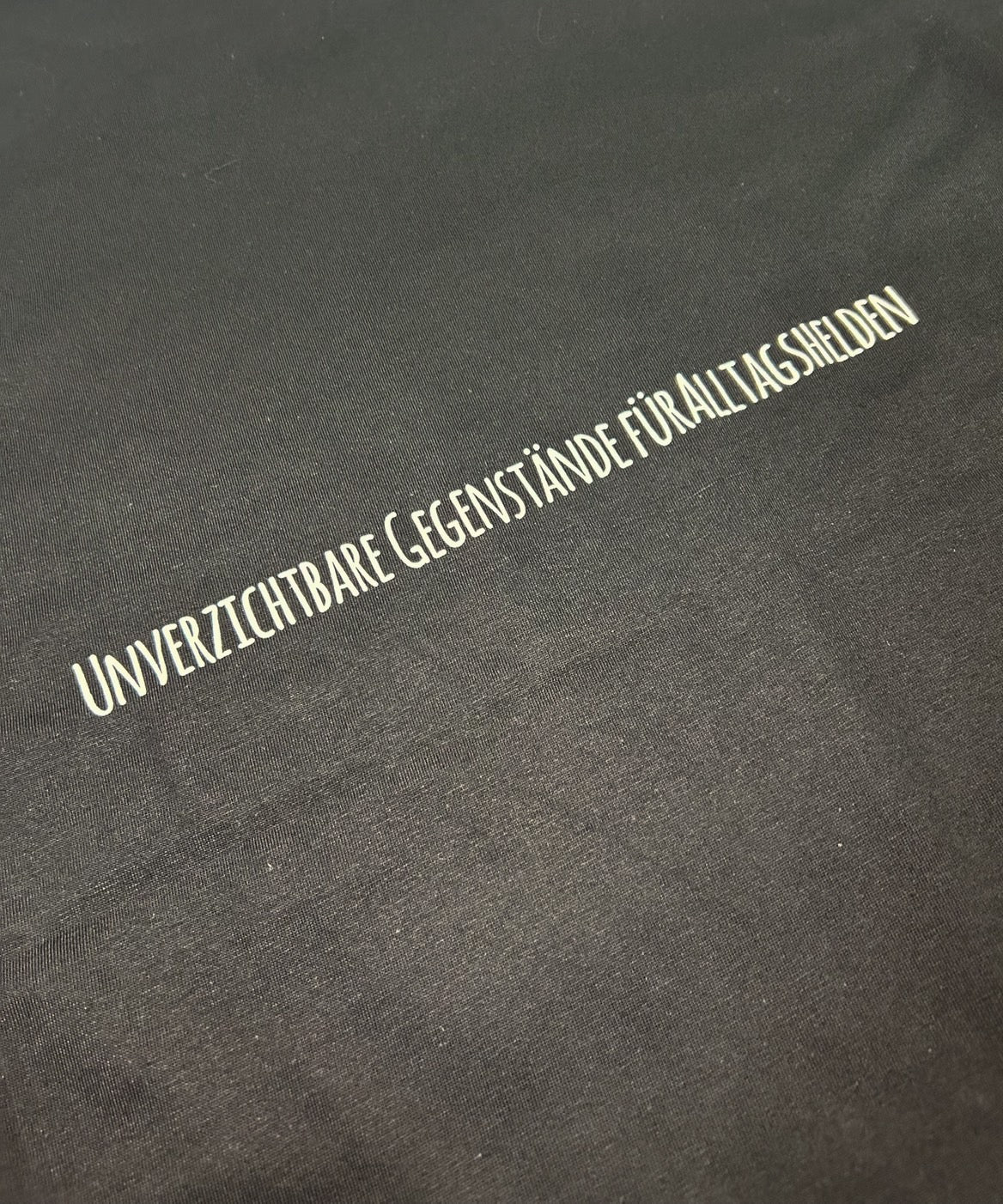 HELD BACKLOGOLONGTEE001//BLACK