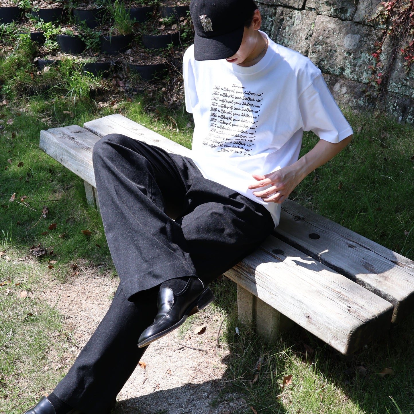 HELD LETTER TEE001//BLACK/BLUE