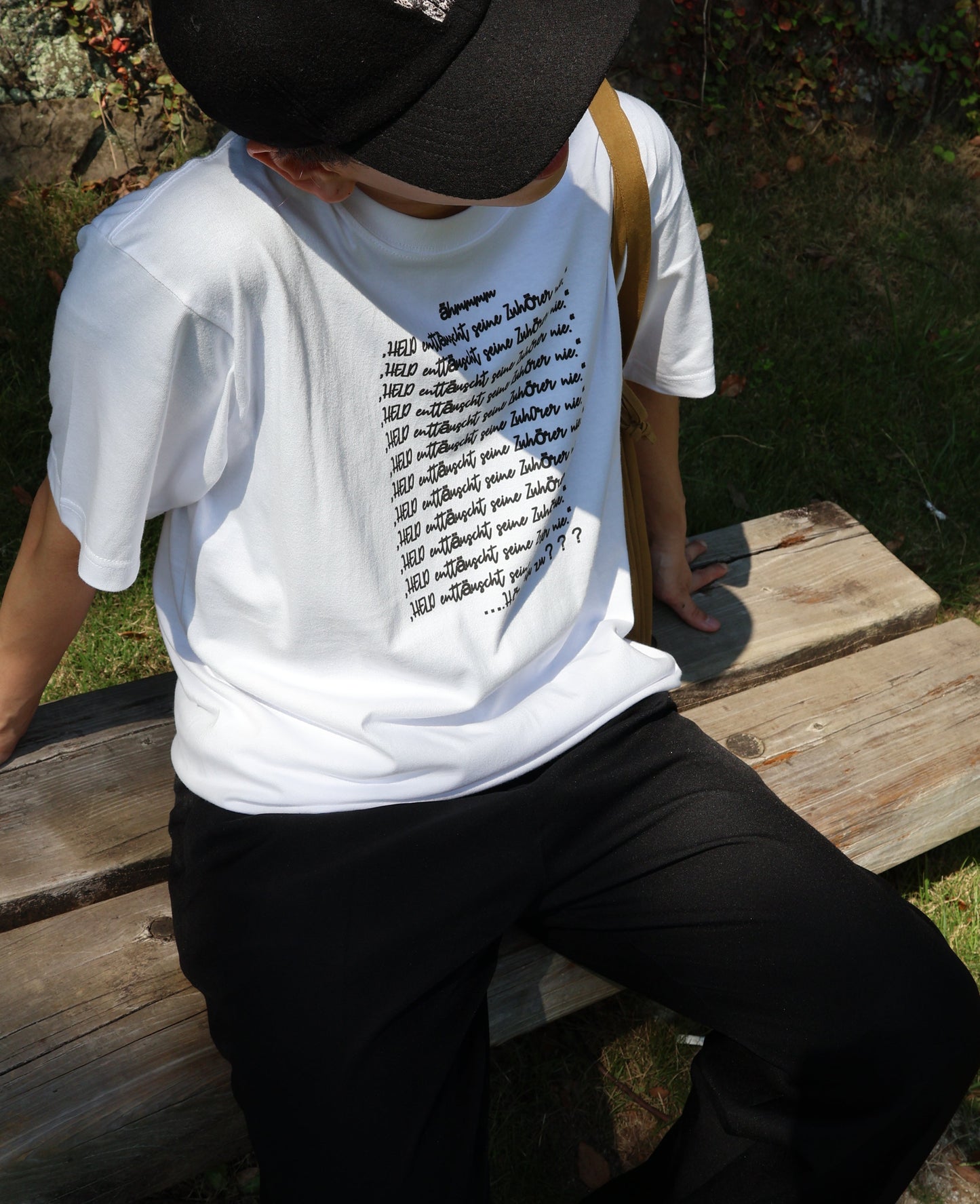 HELD LETTER TEE001//BLACK/BLUE